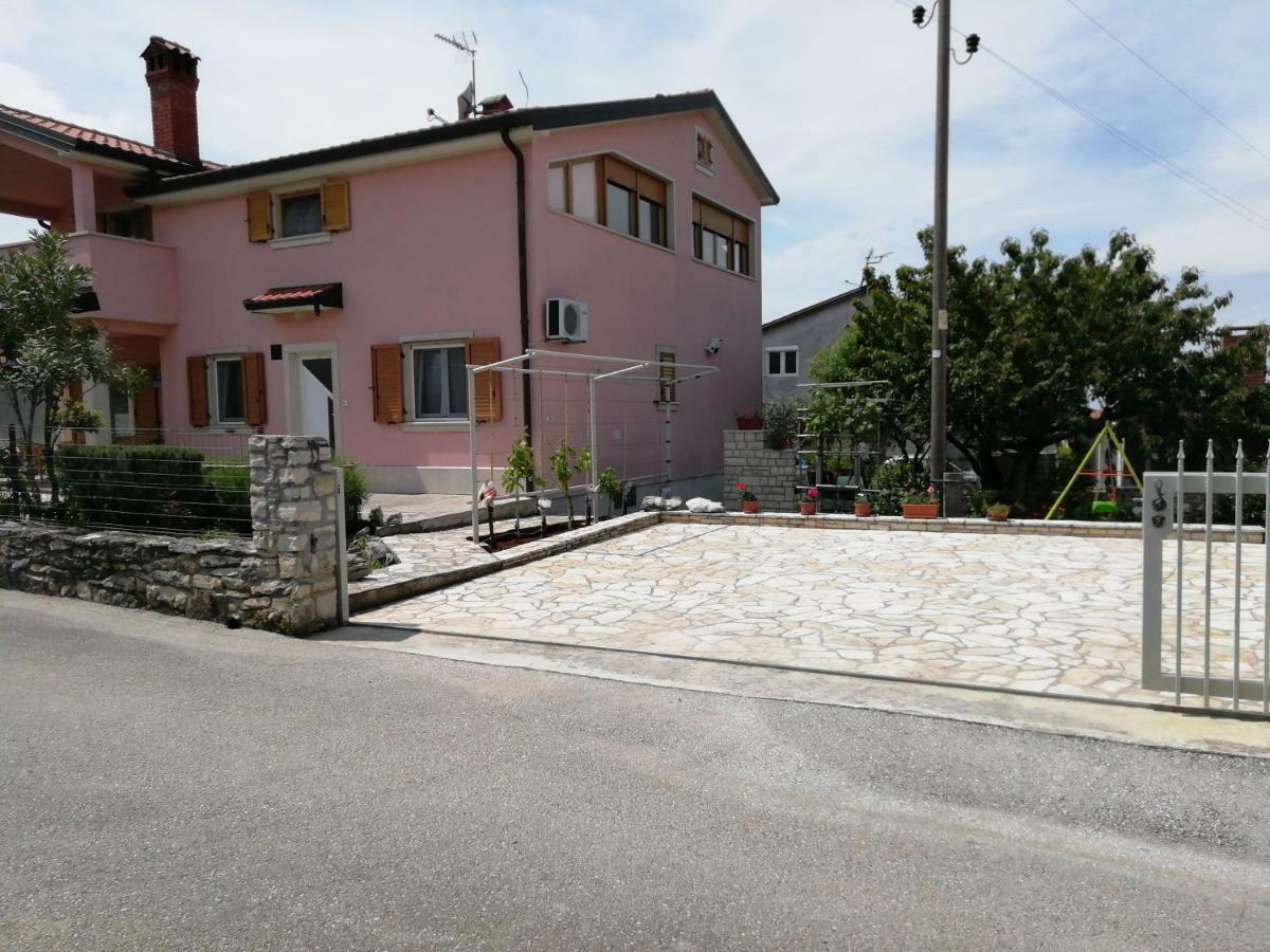 Apartmani Vesna Buje Eksteriør billede